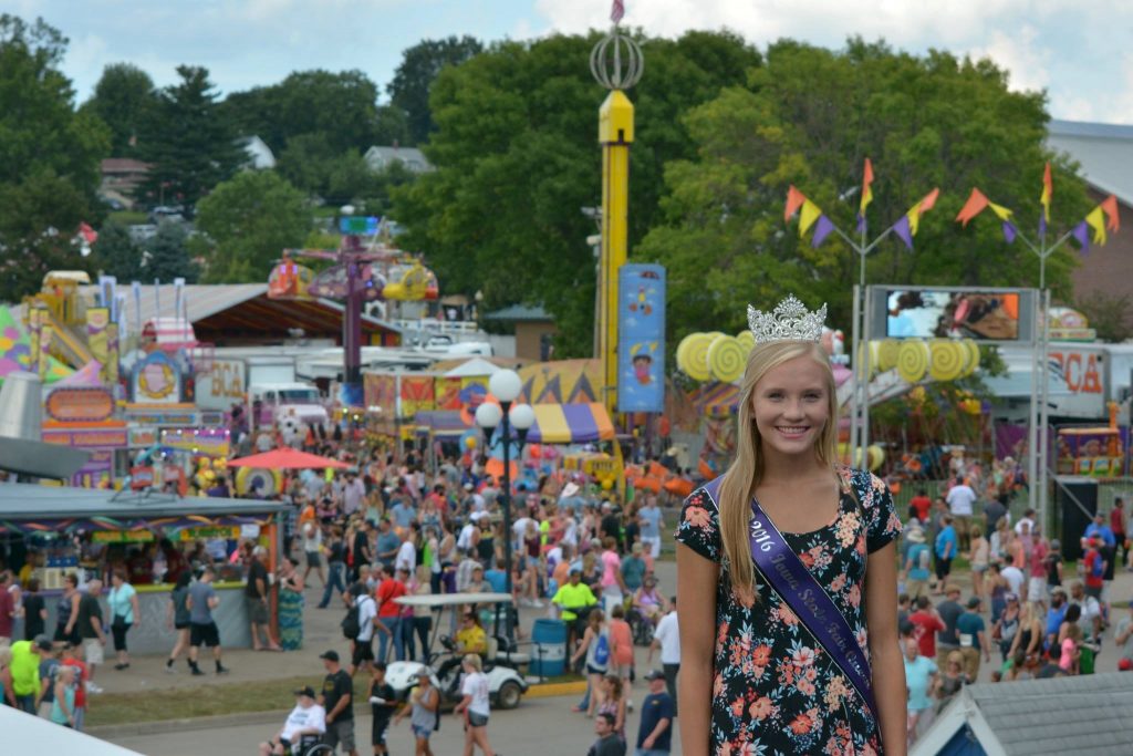 Amanda Riniker 2016 Buchanan County & Iowa State Fair Queen
